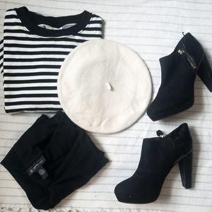 H&M classic black and white crewneck sweatshirt